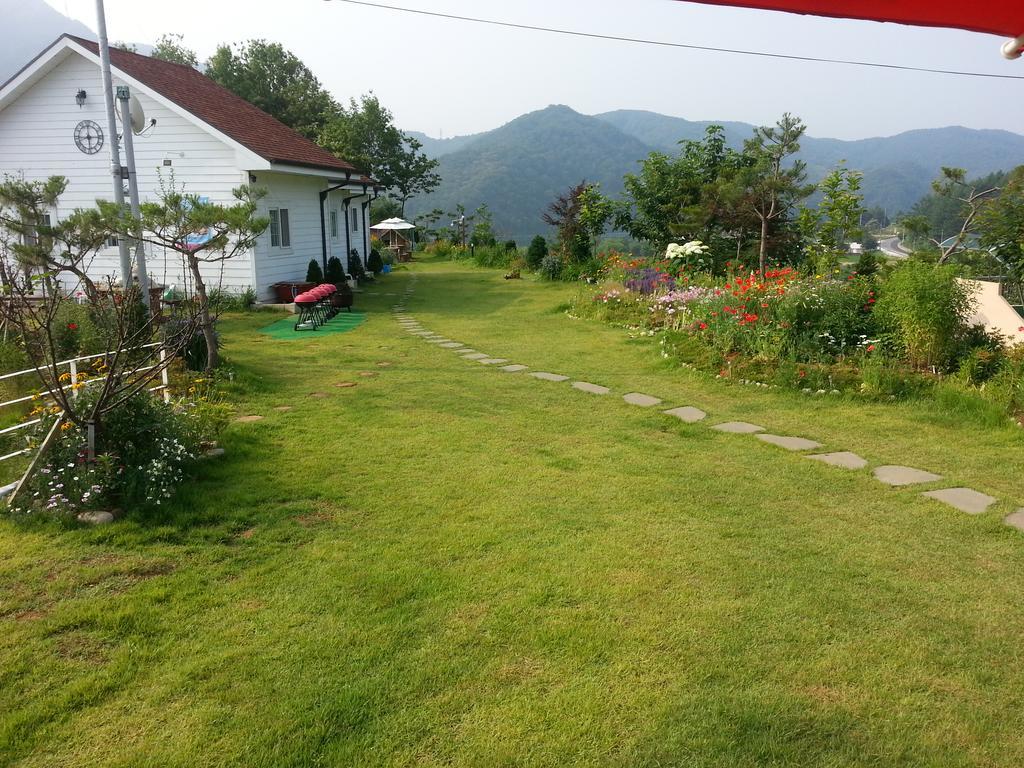 Walking Sky Pension Gapyeong Exterior photo