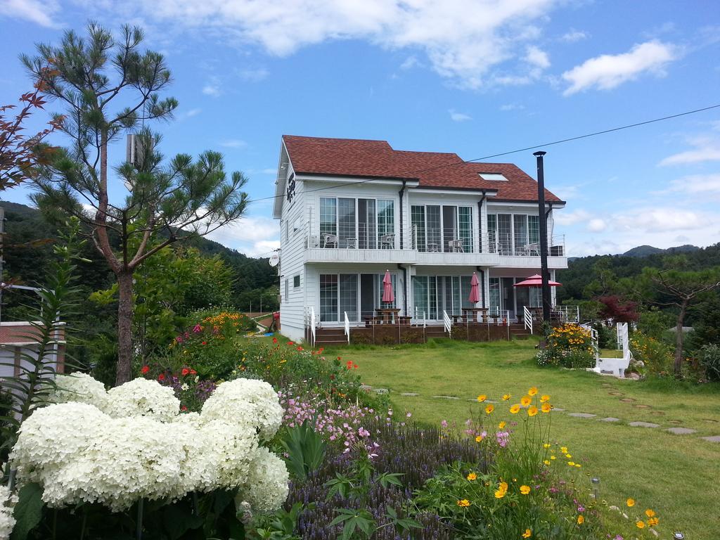 Walking Sky Pension Gapyeong Exterior photo